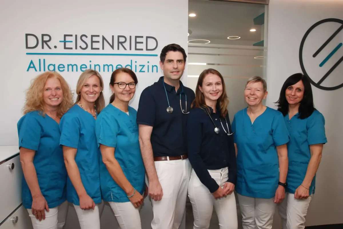 Das Team der Praxis PD Dr. Eisenried im Empfangsbereich