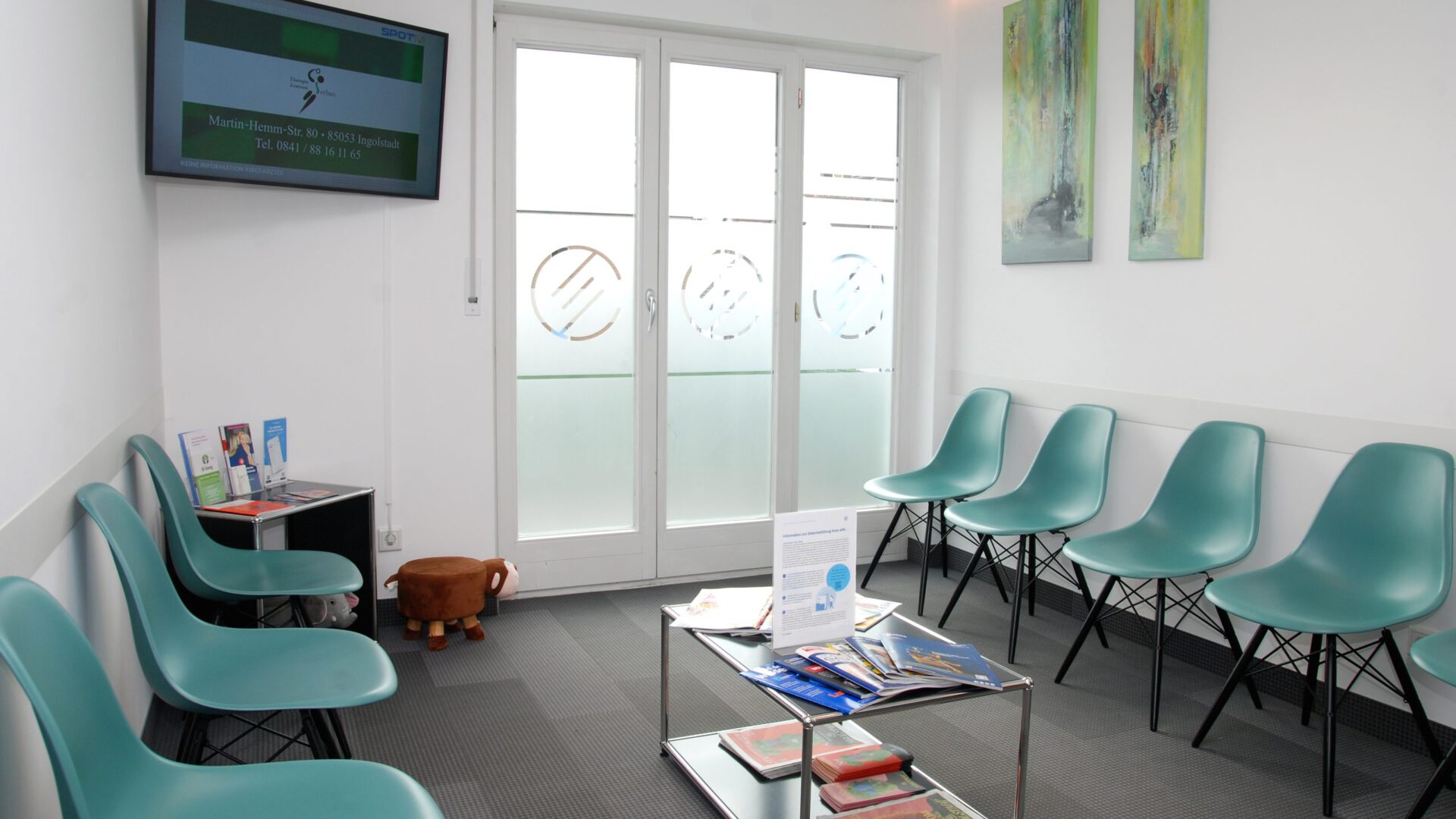 Das Wartezimmer der Praxis Dr. Eisenried